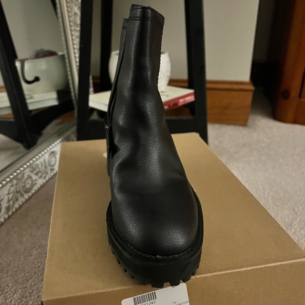Zodiac boots